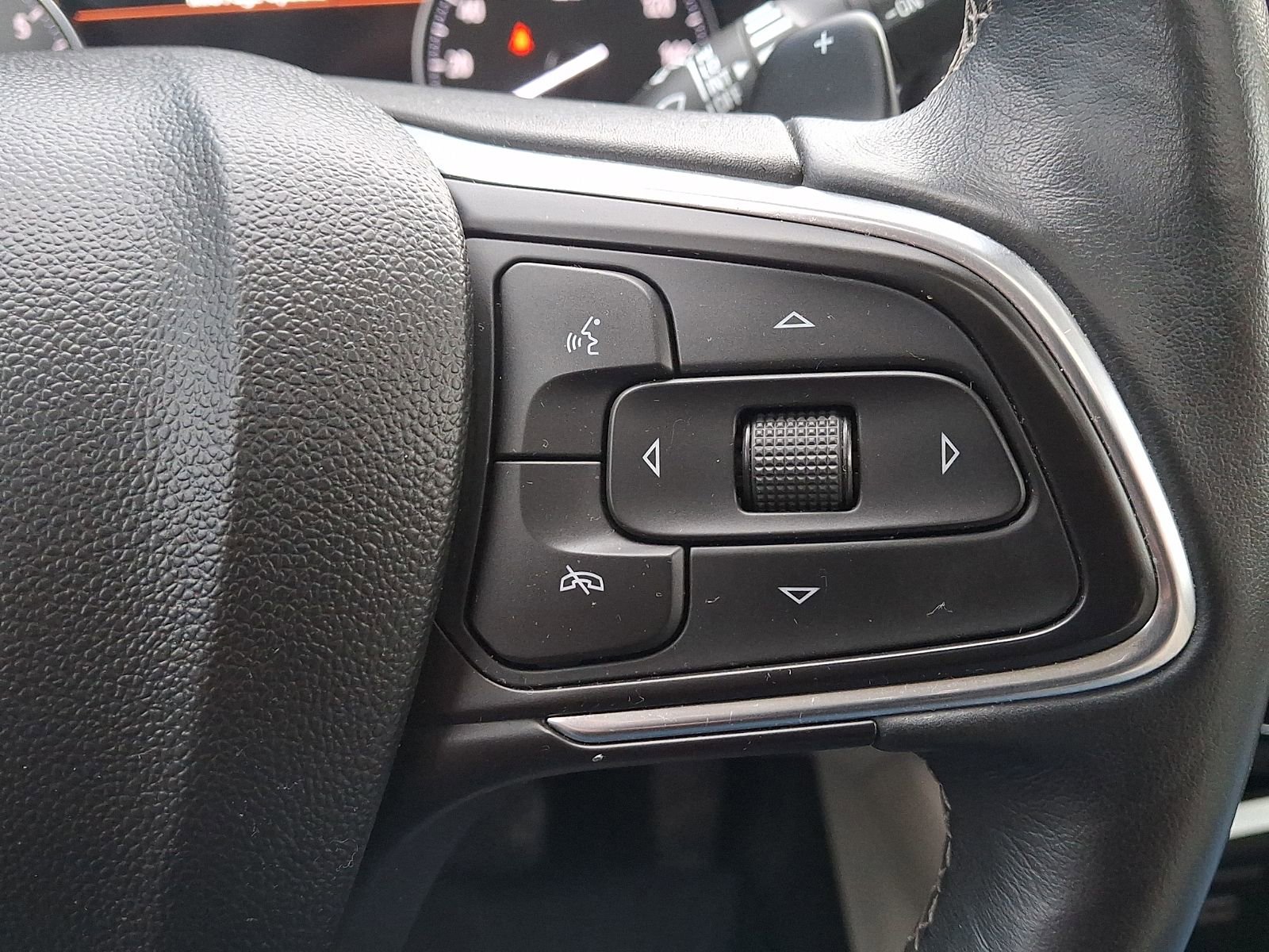 Used 2021 Buick Envision Essence AWD/4WD image 22