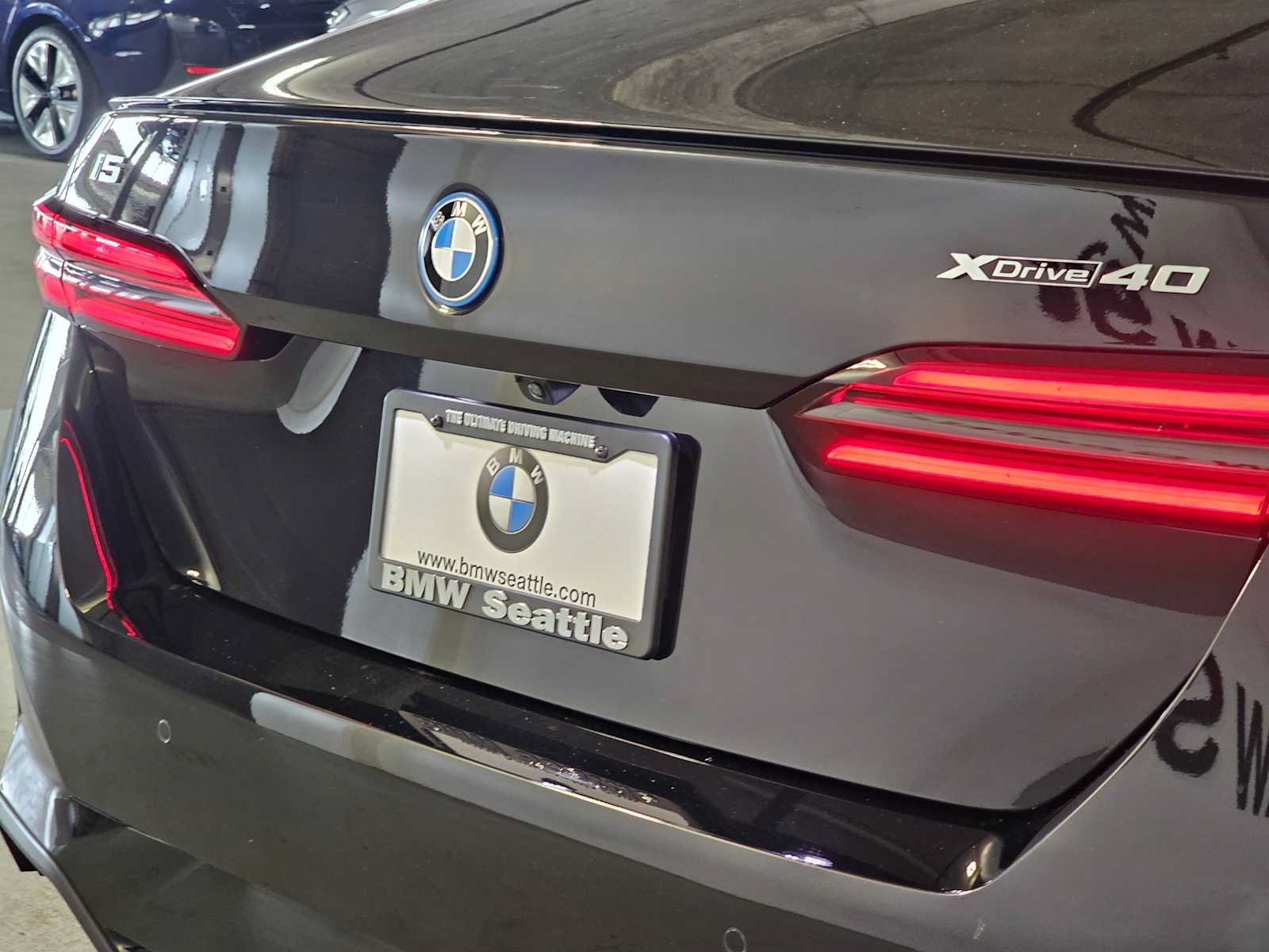 Used 2026 BMW i5 eDrive40 w/ M Sport Package AWD/4WD image 7