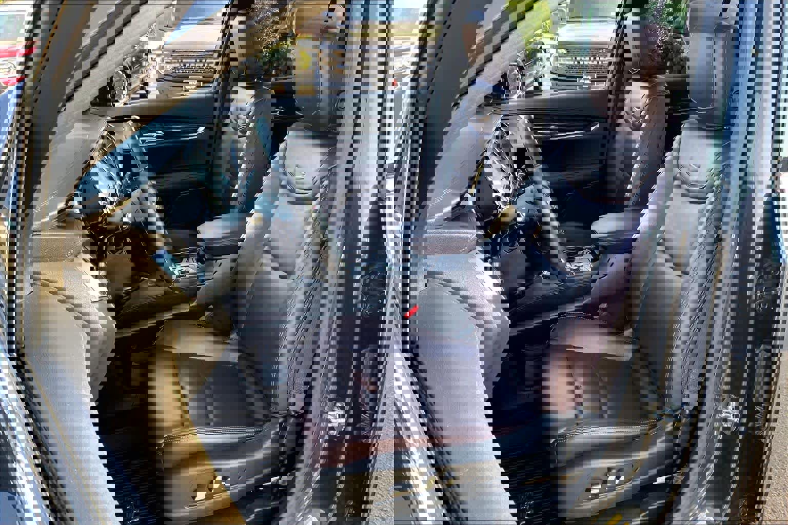 Used 2023 Cadillac XT6 Premium Luxury image 8