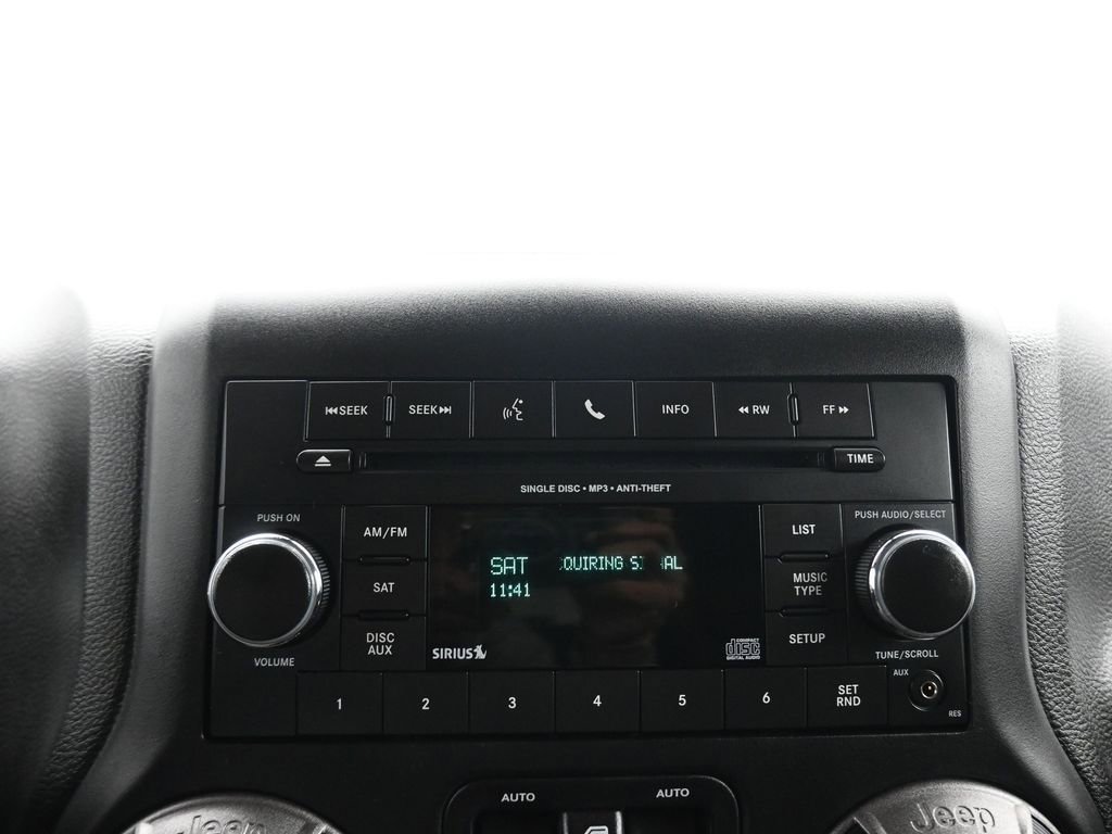 Used 2017 Jeep Wrangler Unlimited Willys image 15