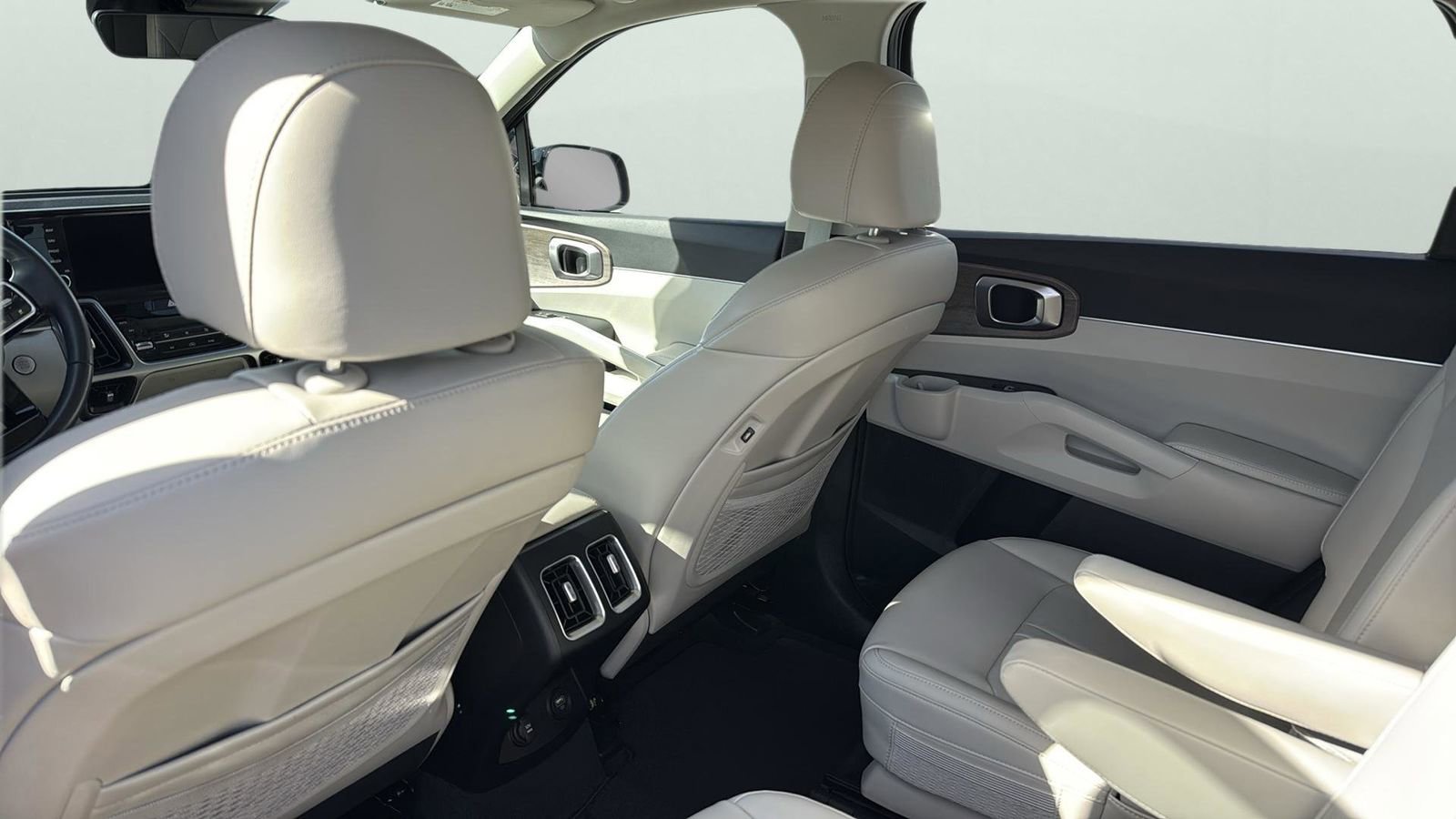 Used 2023 Kia Sorento EX w/ Panoramic Sunroof Package image 29