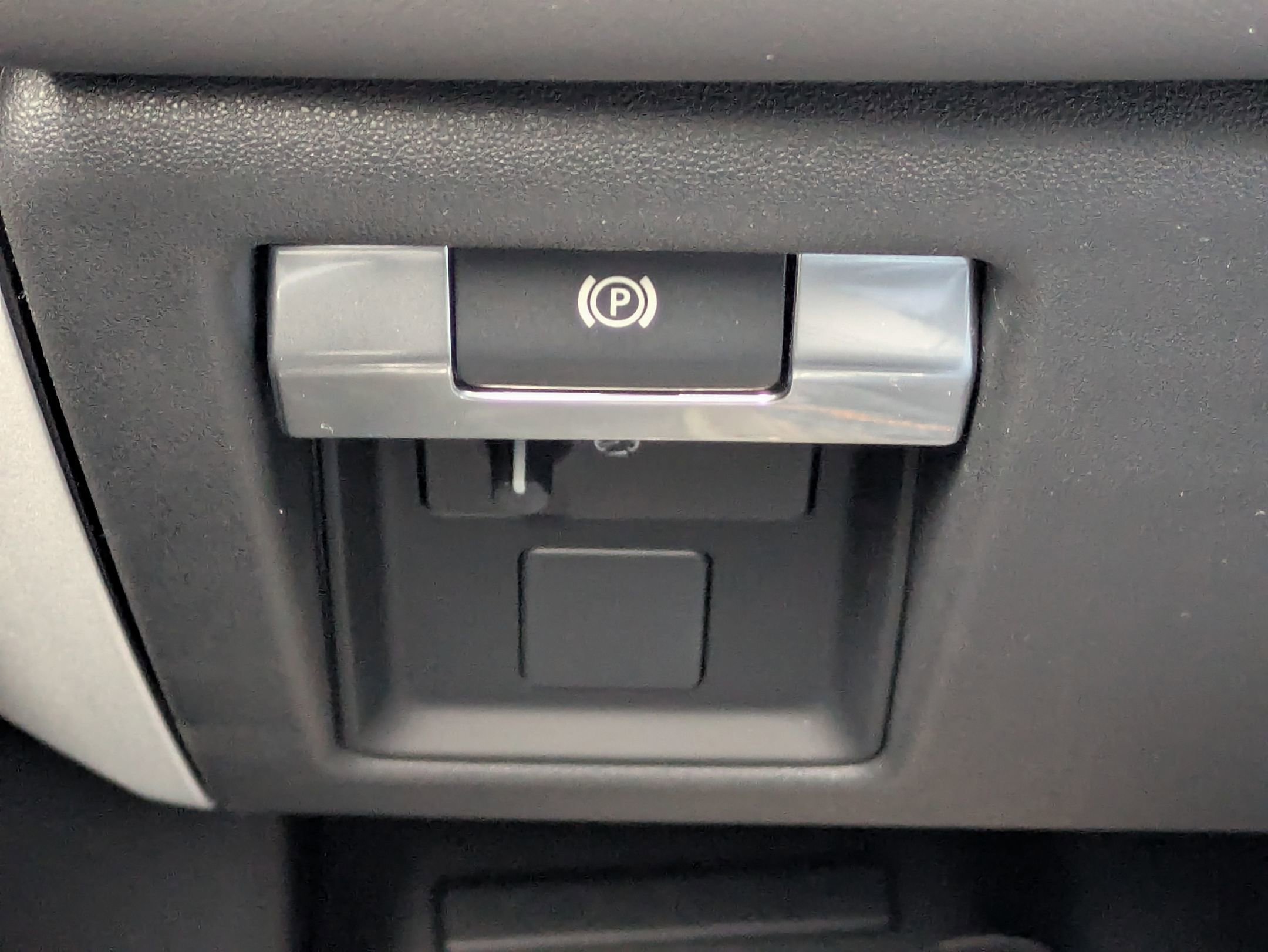 New 2026 Land Rover Defender 110 X-Dynamic SE image 19