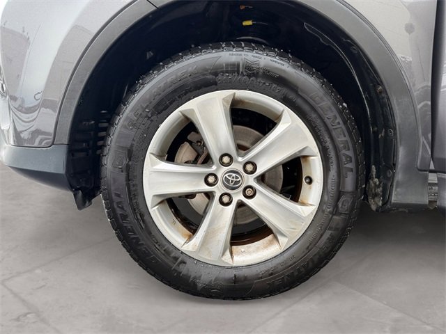 Used 2015 Toyota RAV4 XLE image 14