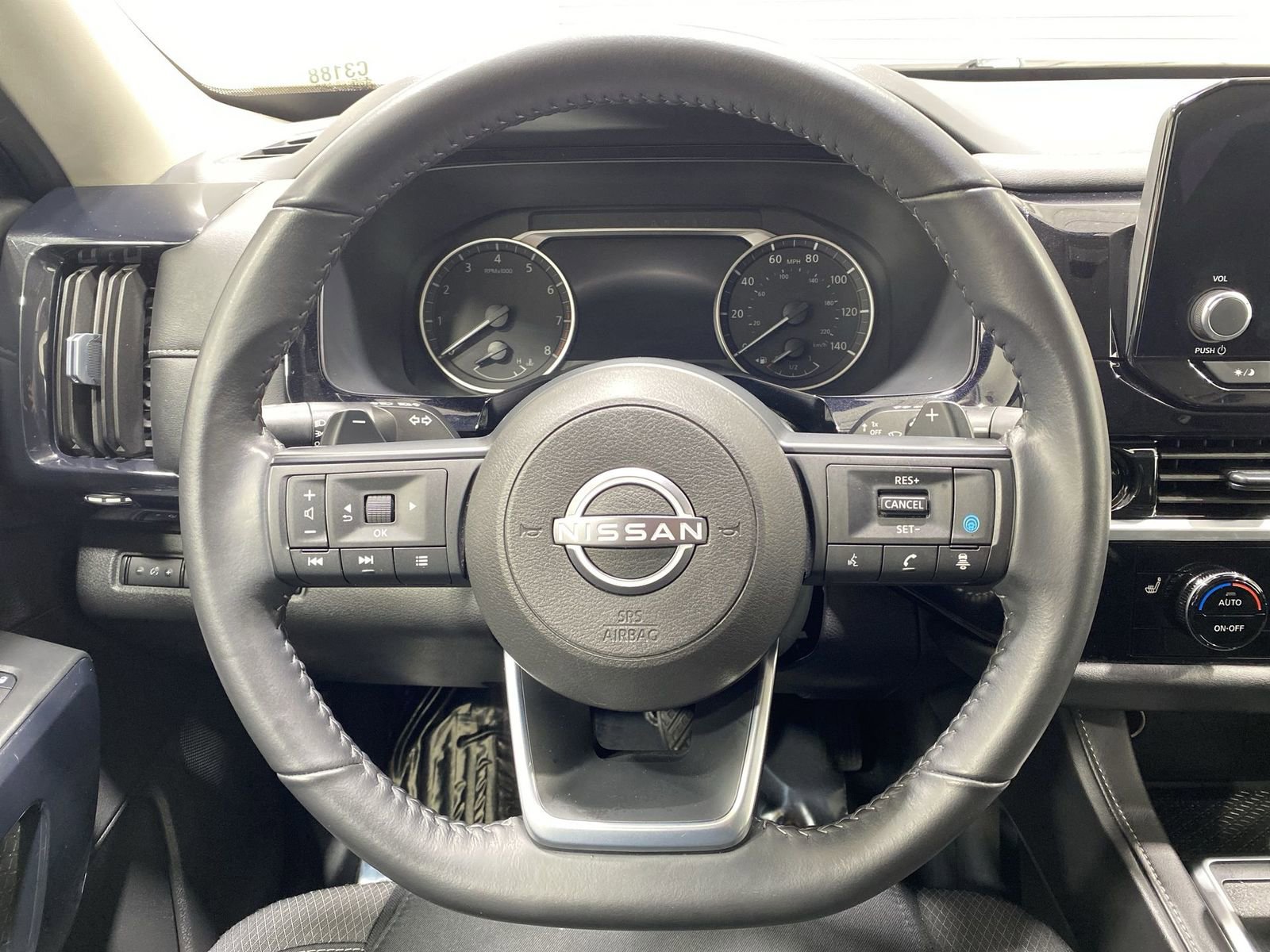 Used 2025 Nissan Pathfinder SV AWD/4WD image 14