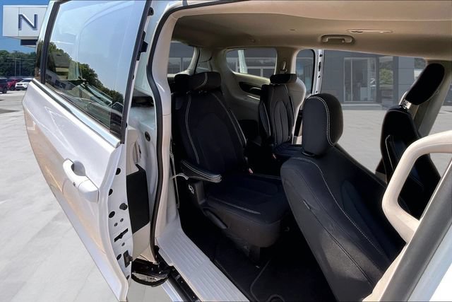 Used 2023 Chrysler Voyager LX FWD image 23