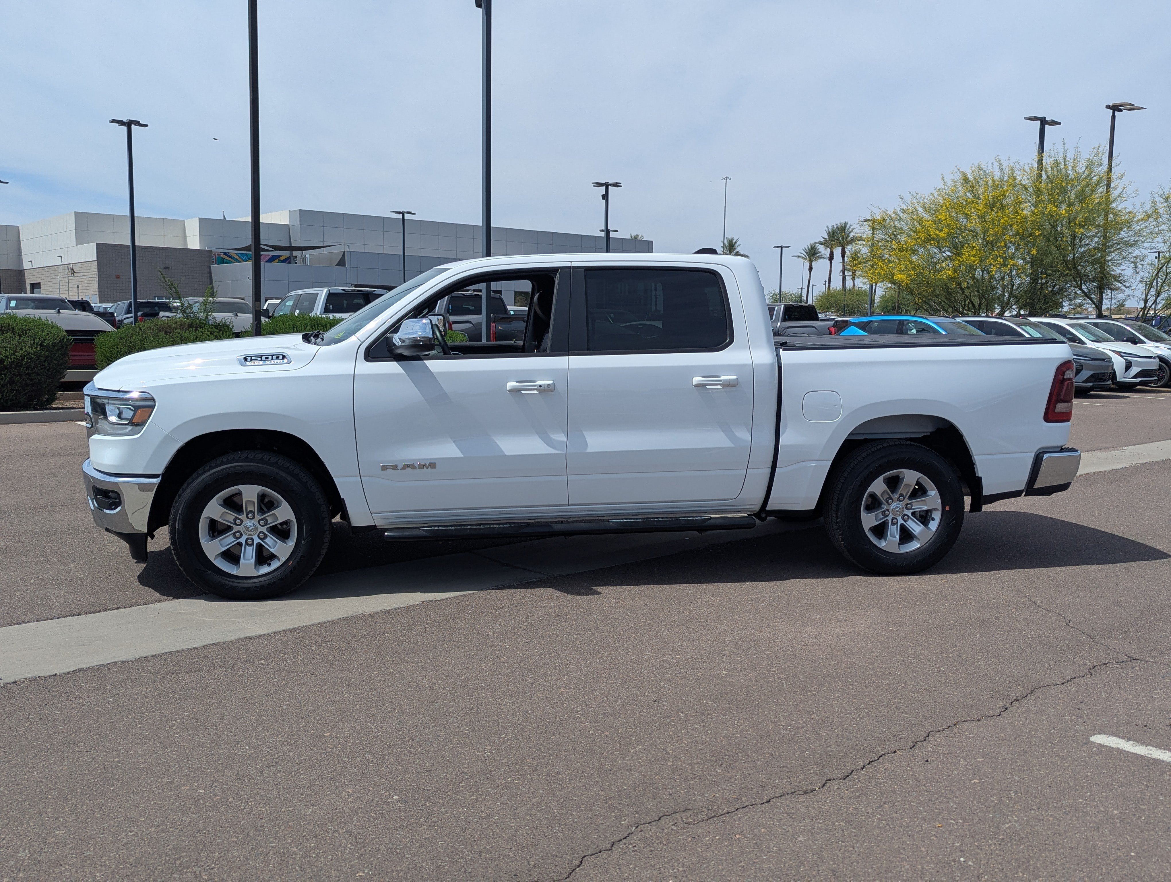 Used 2024 RAM 1500 Laramie AWD/4WD image 2