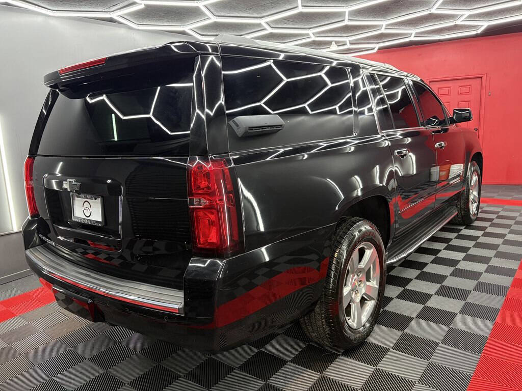 Used 2018 Chevrolet Suburban Premier image 4