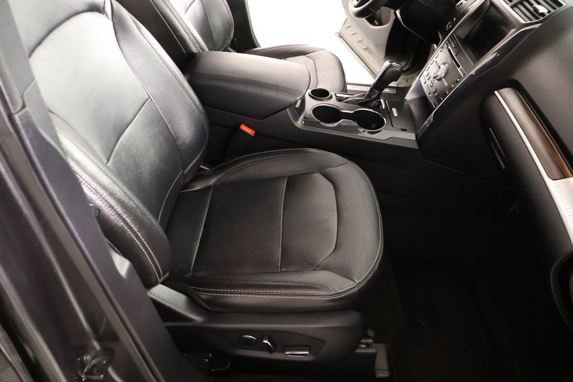 Used 2018 Ford Explorer Limited FWD image 15