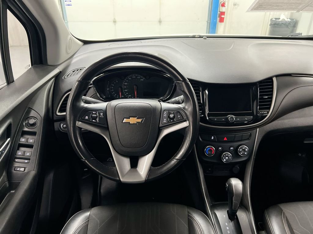 Used 2019 Chevrolet Trax LT w/ LT Convenience Package image 11