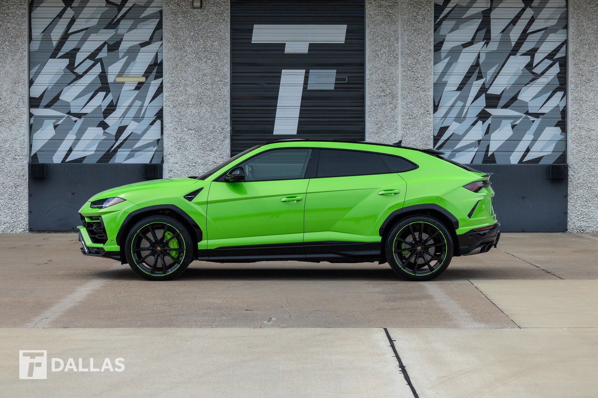 Used 2021 Lamborghini Urus AWD/4WD image 7