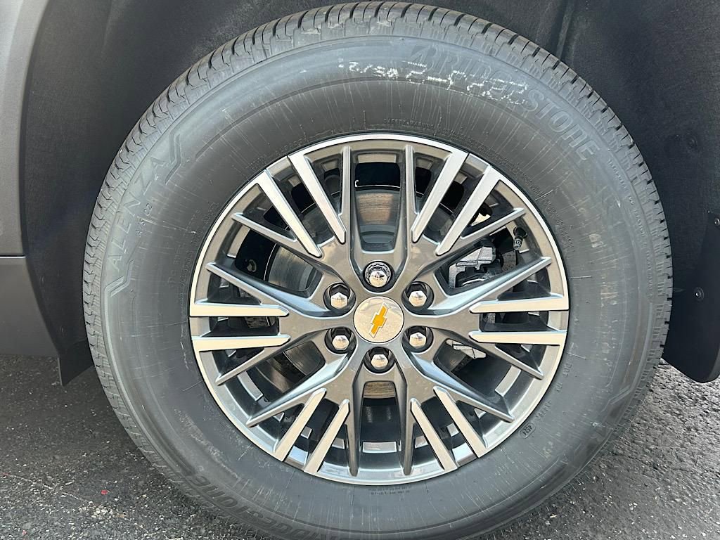 New 2025 Chevrolet Traverse LT w/ LPO, Floor Liner Package image 25