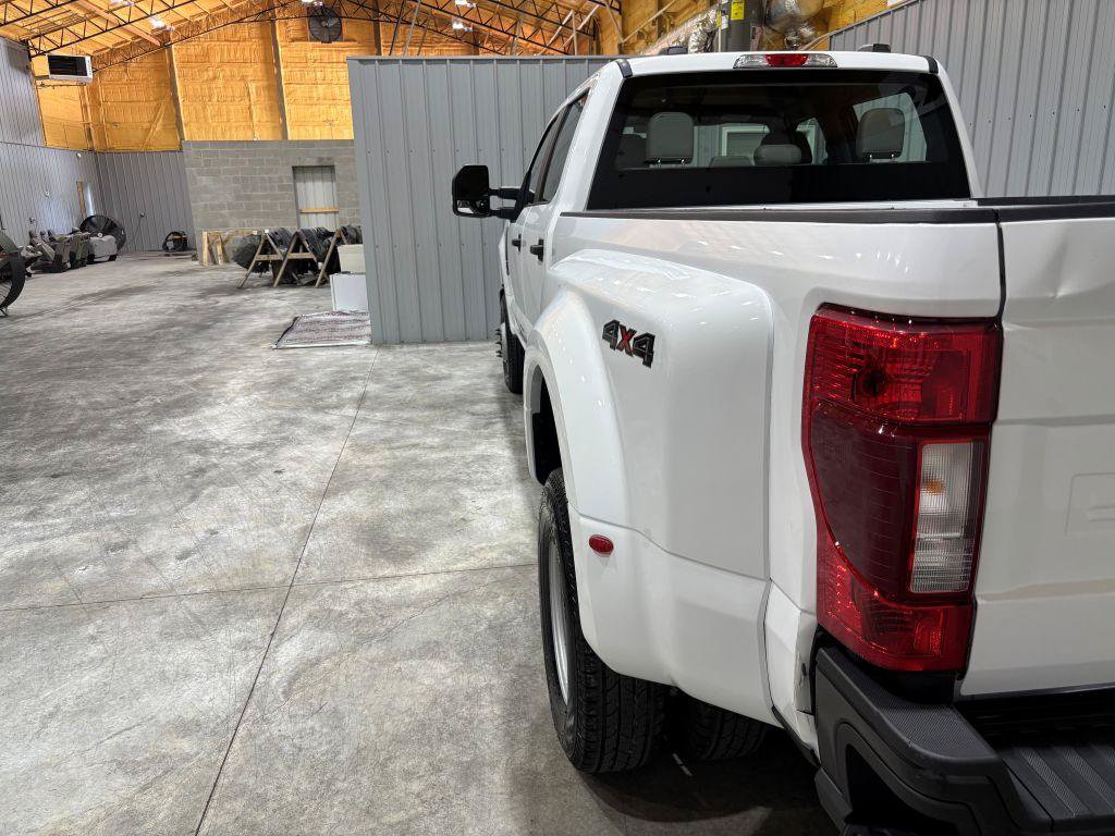 Used 2022 Ford F350 XL w/ Power Equipment Group AWD/4WD image 9