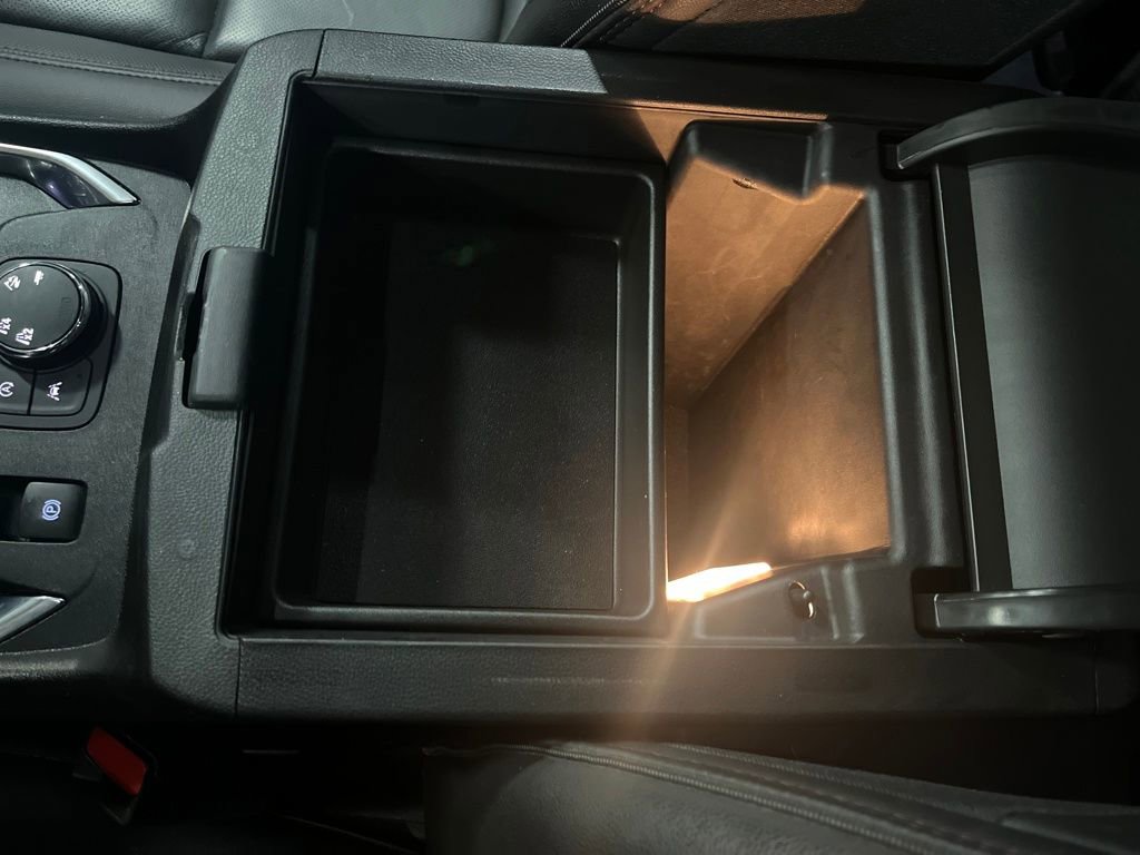 Used 2023 Chevrolet Traverse RS image 32