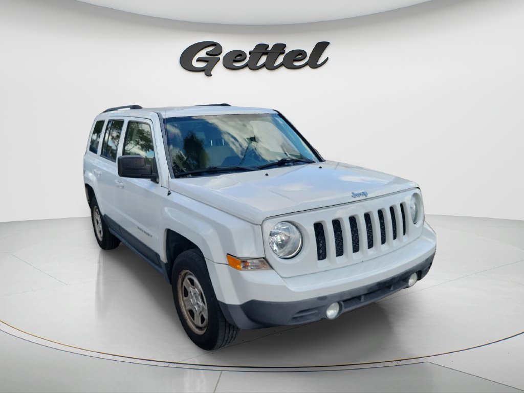 Used 2016 Jeep Patriot Sport w/ Power Value Group FWD image 2