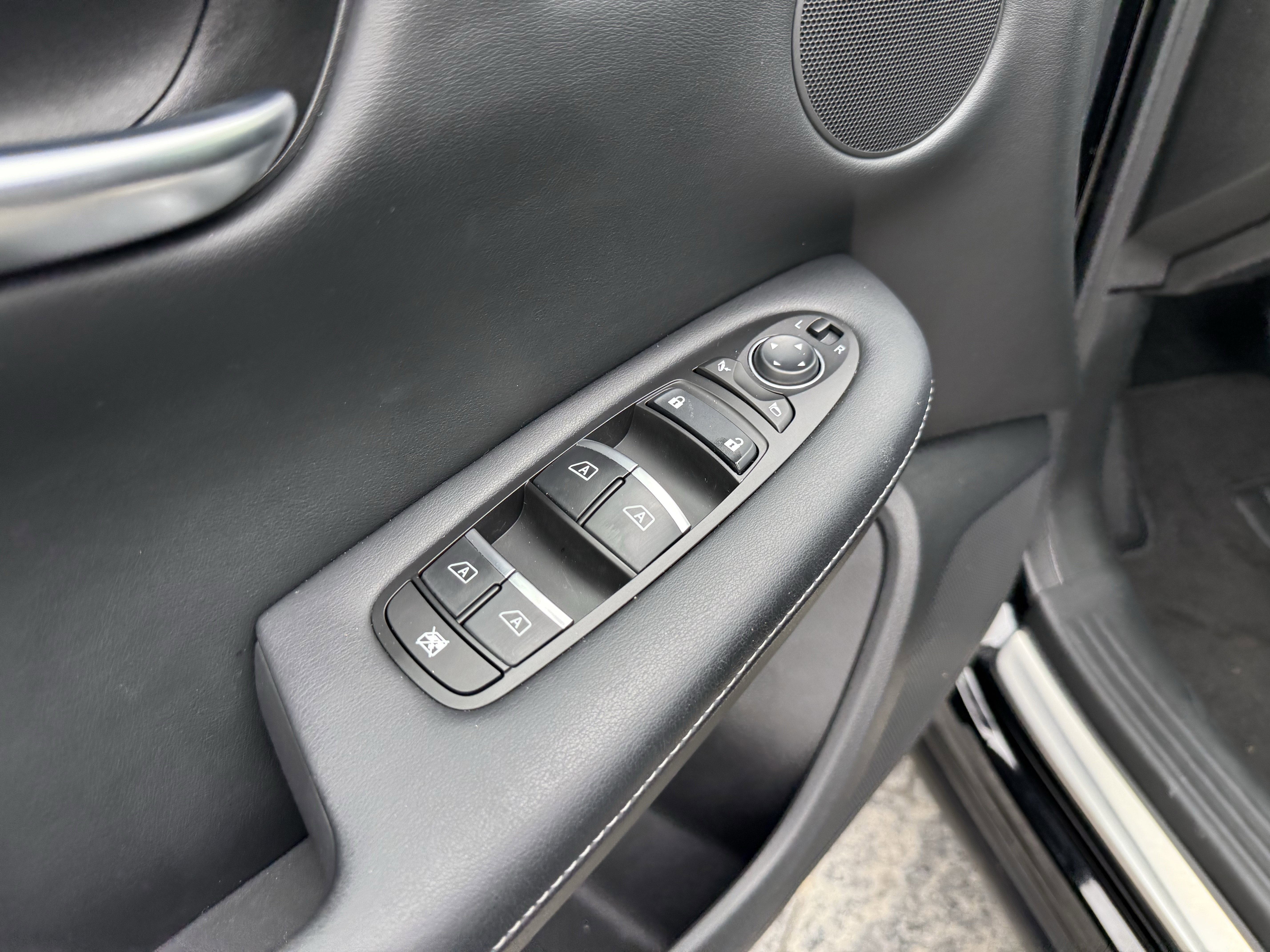 Certified 2024 INFINITI QX50 Luxe FWD image 10