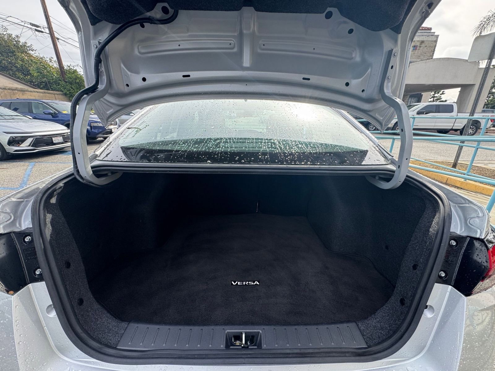 Used 2025 Nissan Versa SV FWD image 30
