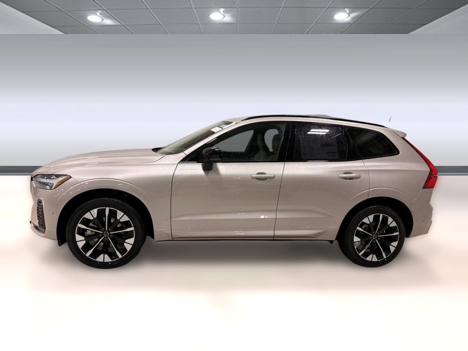 Certified 2026 Volvo XC60 B5 Plus w/ Protection Package Premier image 2