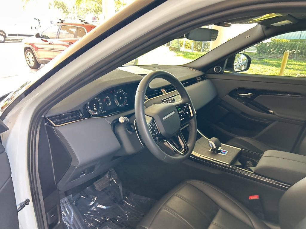Used 2026 Land Rover Range Rover Evoque S AWD/4WD image 6