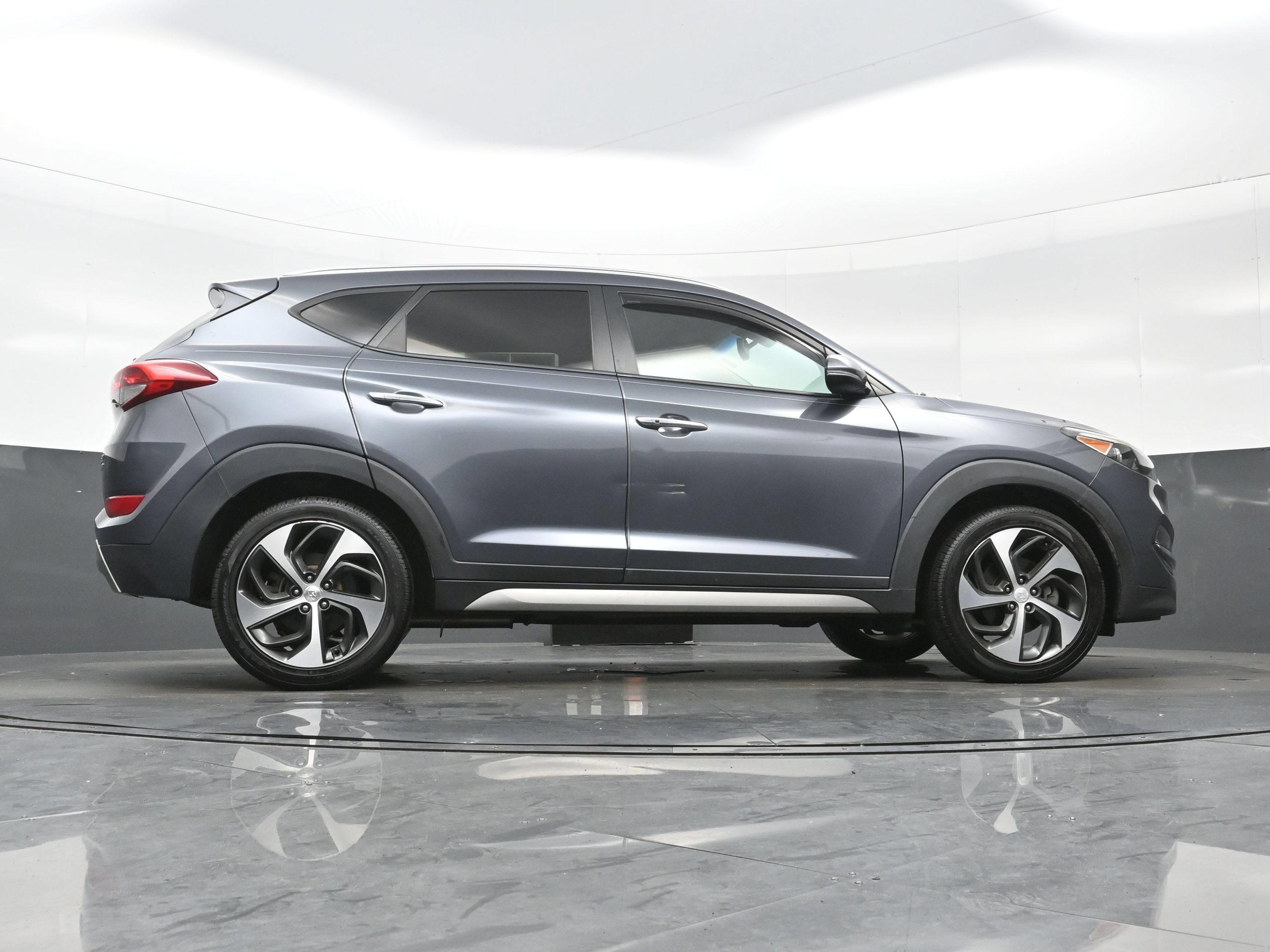 Used 2017 Hyundai Tucson Limited w/ Cargo Package AWD/4WD image 29