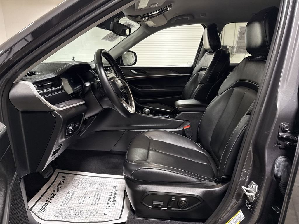 Used 2022 Jeep Grand Cherokee Limited image 19