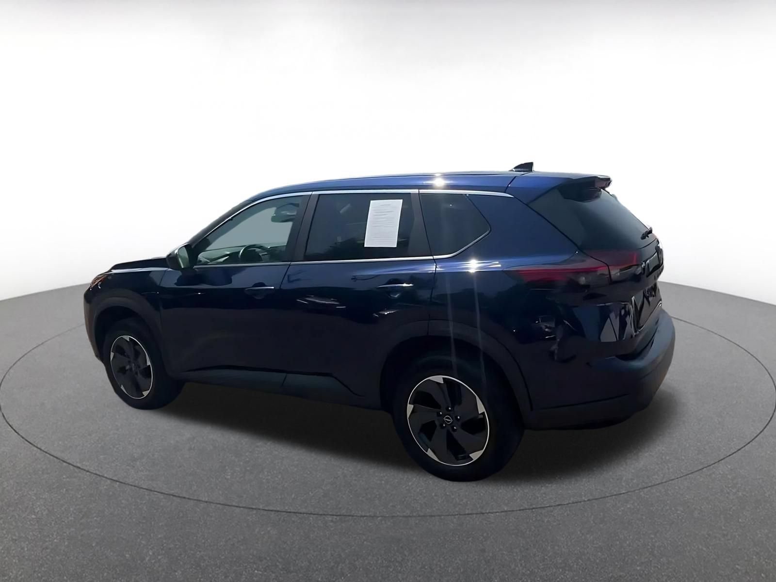Used 2025 Nissan Rogue SV AWD/4WD image 10