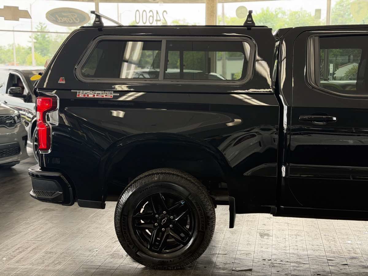 Used 2022 Chevrolet Silverado 1500 LT Trail Boss w/ LT Trail Boss Premium Package AWD/4WD image 5