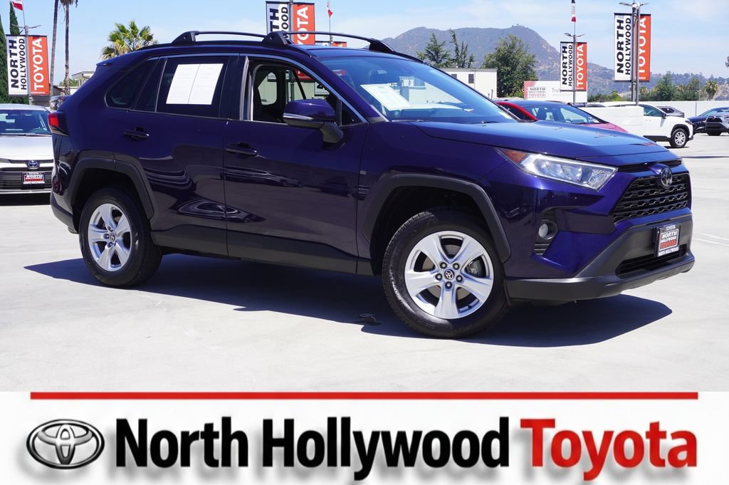Used 2021 Toyota RAV4 XLE FWD video 1