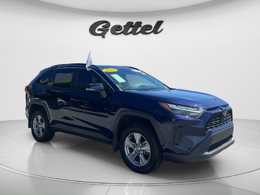 Used 2024 Toyota RAV4 XLE w/ Convenience Package FWD image 3