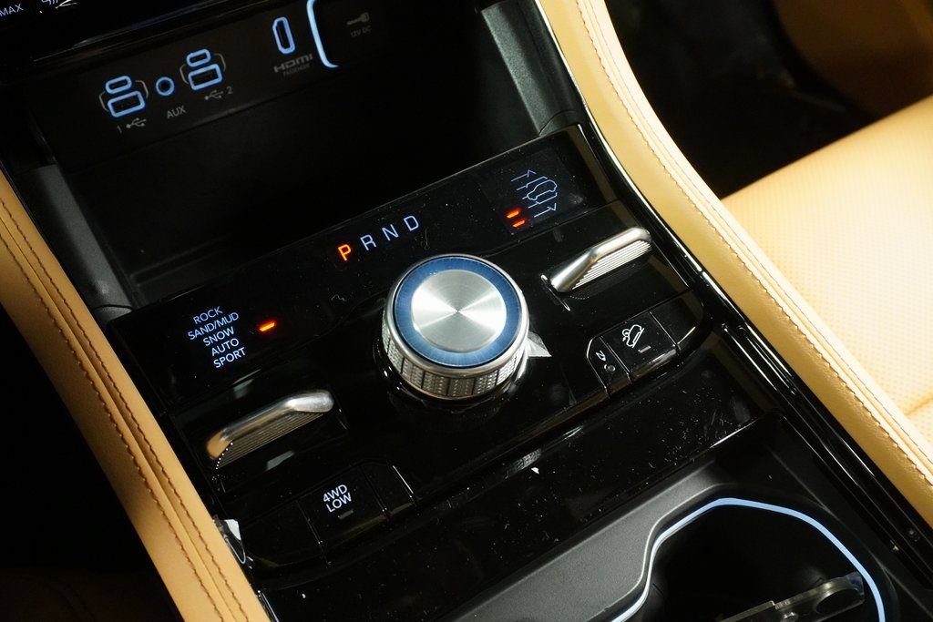 New 2023 Jeep Grand Cherokee Summit AWD/4WD image 24