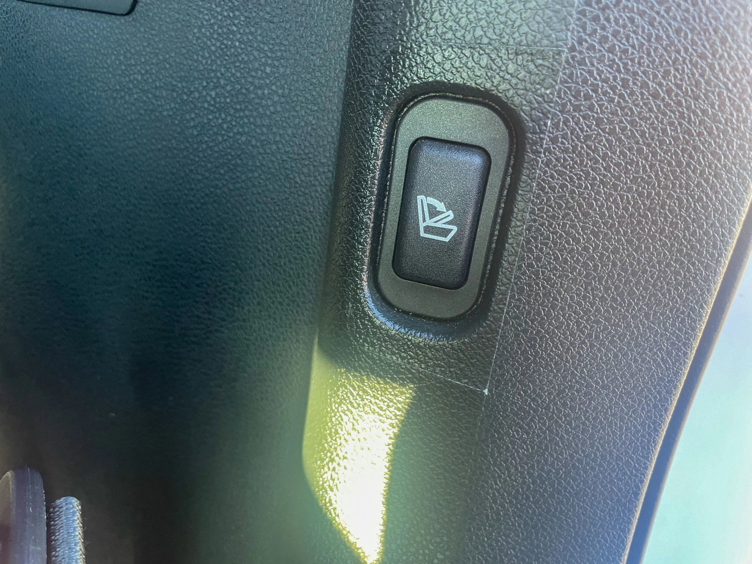 Used 2018 Ford Explorer Limited image 17