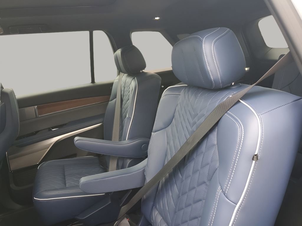 New 2026 Cadillac Vistiq Premium Luxury image 19