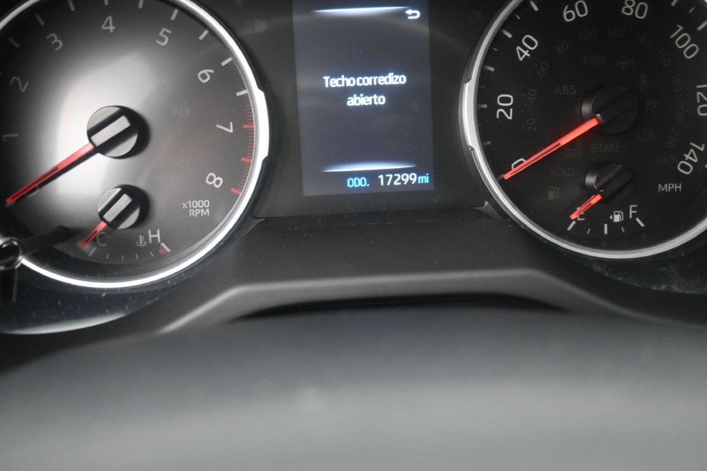 Used 2022 Toyota RAV4 XLE w/ Convenience Package FWD image 10