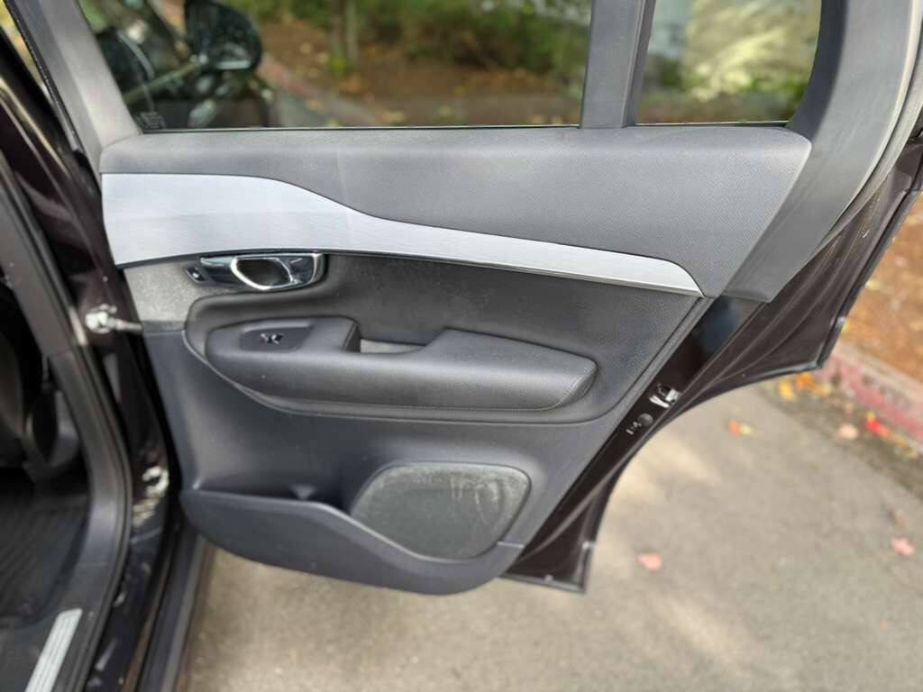 Used 2017 Volvo XC90 T6 Momentum w/ Vision Package AWD/4WD image 29