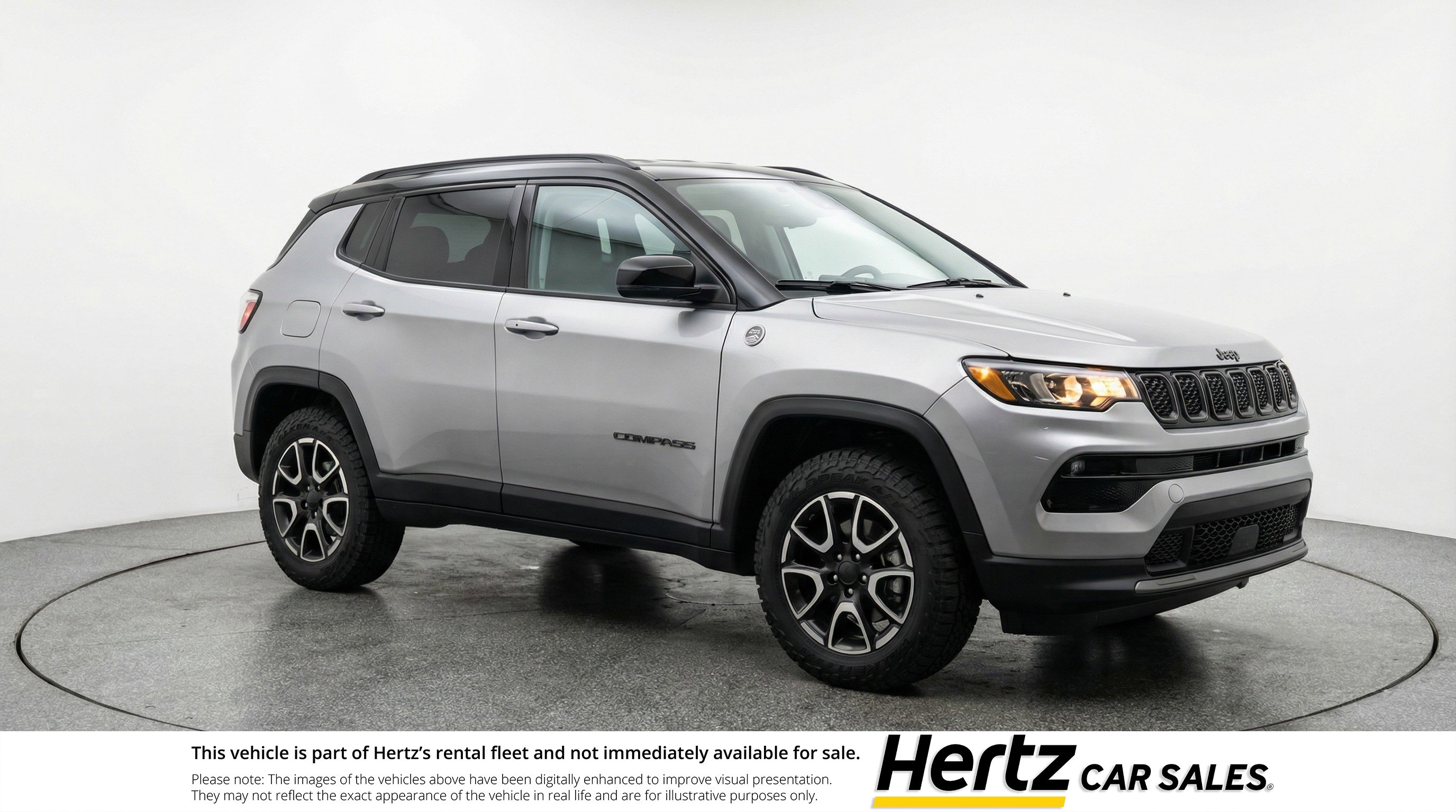 Used 2025 Jeep Compass Trailhawk AWD/4WD image 1