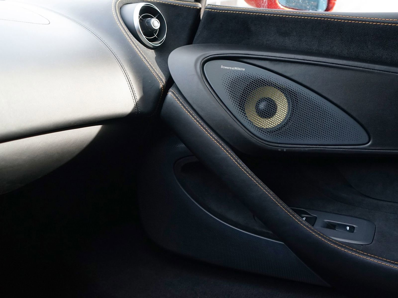 Used 2017 McLaren 570S Coupe image 10