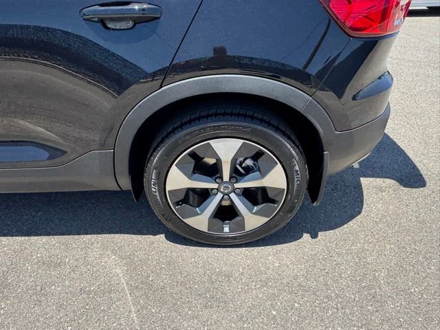New 2025 Volvo XC40 B5 Core w/ Climate Package image 13