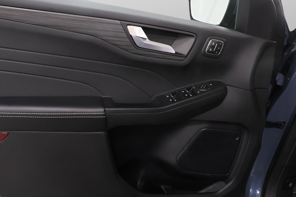 Used 2023 Ford Escape Platinum image 23