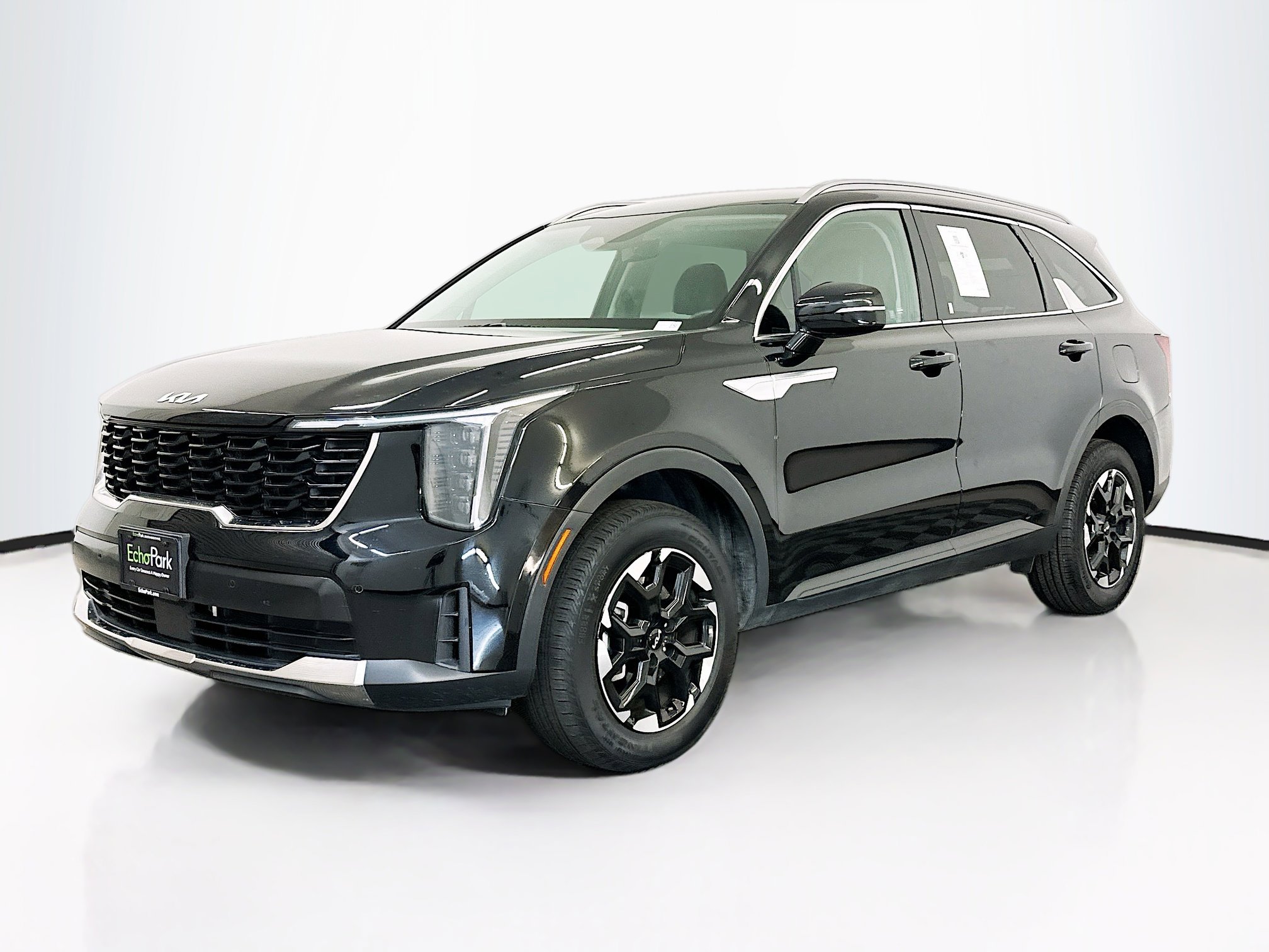 Used 2024 Kia Sorento S image 3