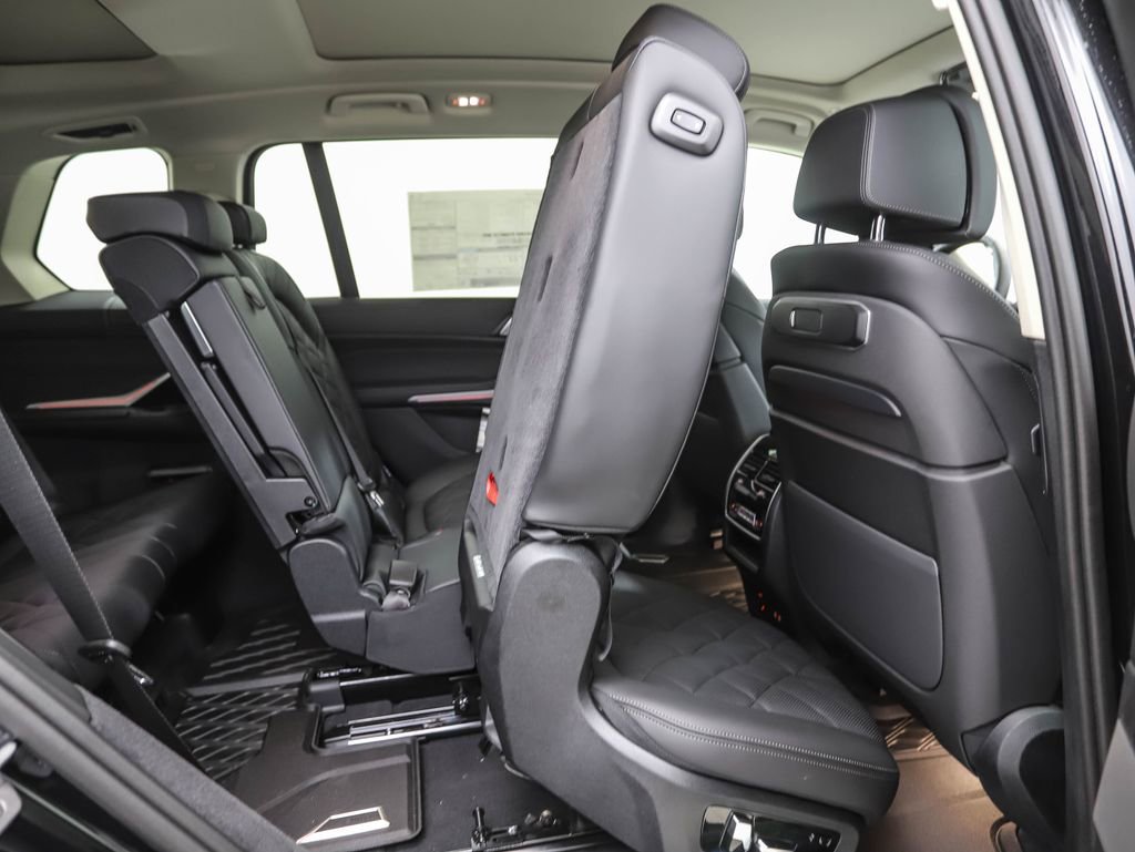 Used 2025 BMW X7 xDrive40i image 31