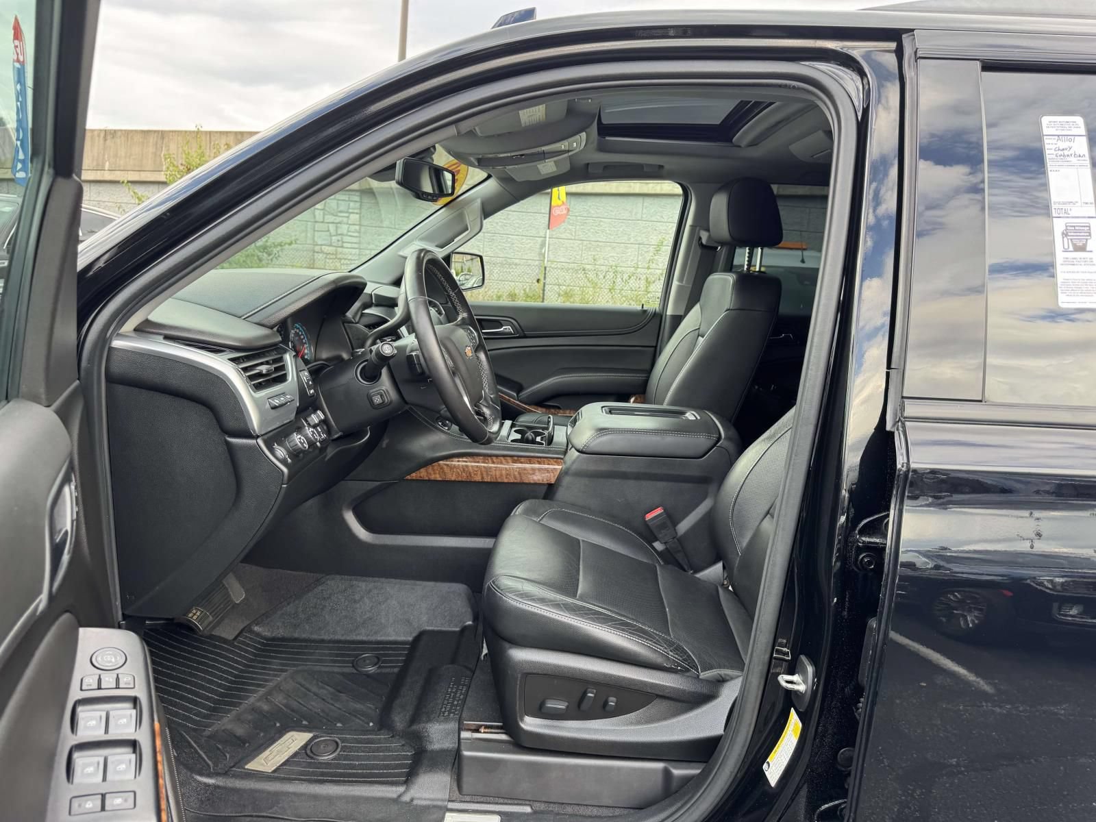 Used 2020 Chevrolet Suburban Premier AWD/4WD image 20