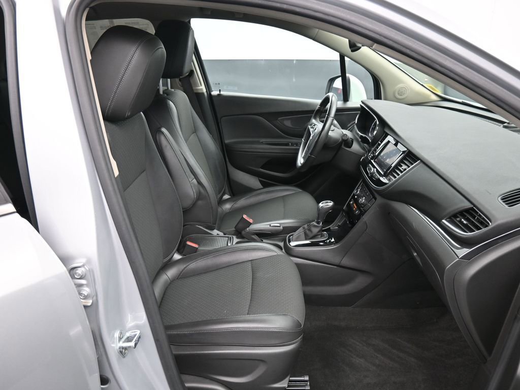 Used 2022 Buick Encore Preferred w/ Safety Package image 24