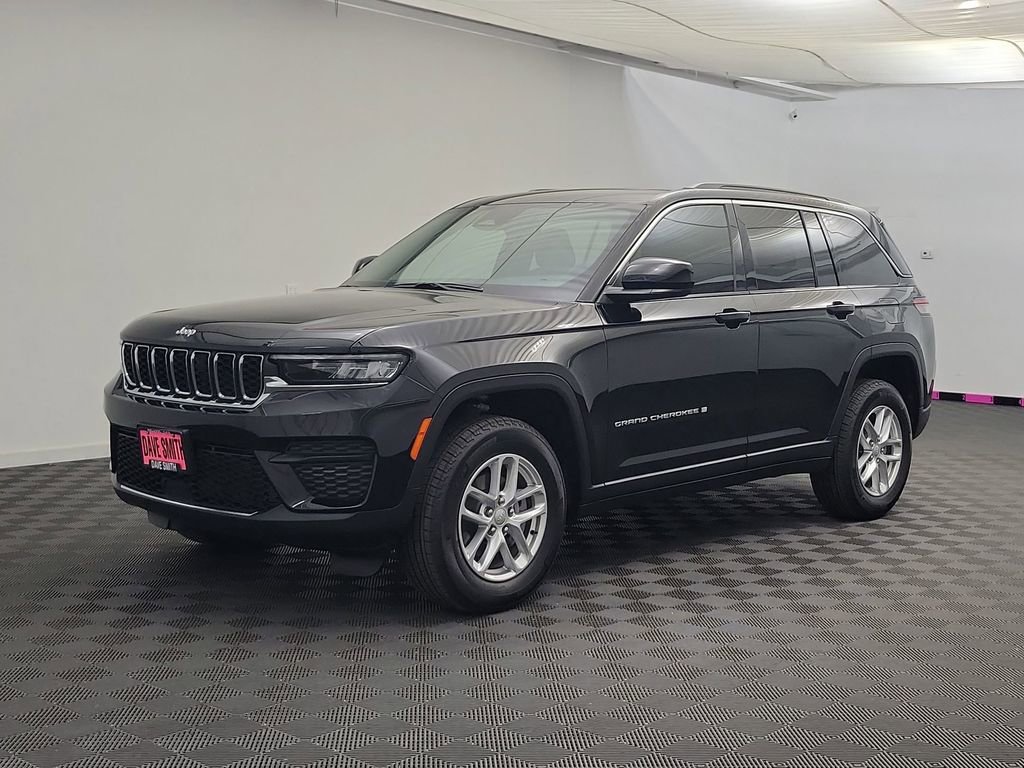 Used 2025 Jeep Grand Cherokee Laredo X w/ Trailer Tow Package image 1