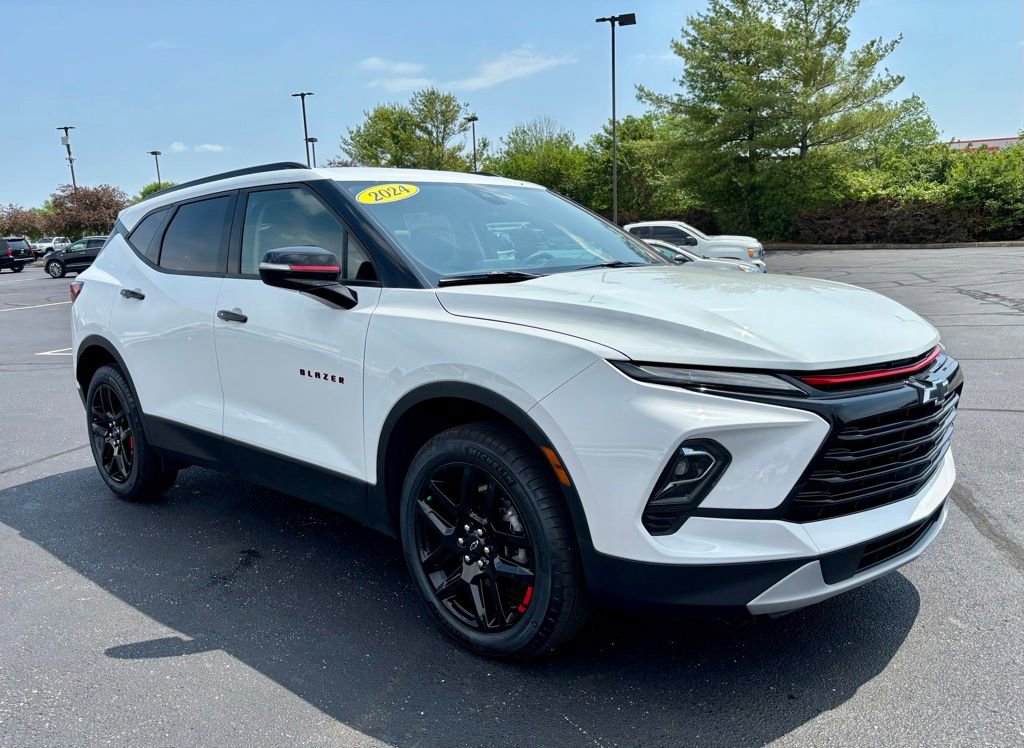 Used 2024 Chevrolet Blazer LT w/ Redline Edition FWD image 9