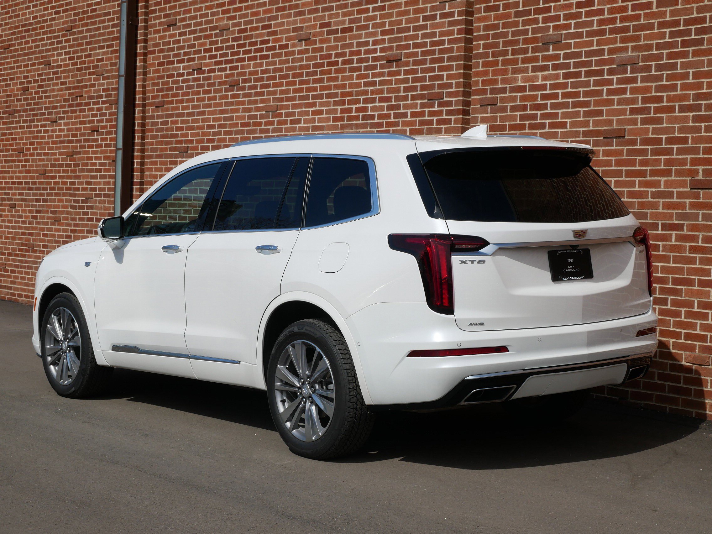 Used 2022 Cadillac XT6 Premium Luxury w/ Technology Package AWD/4WD image 3