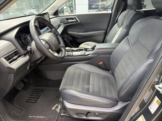 Used 2025 Mitsubishi Outlander SE FWD image 7