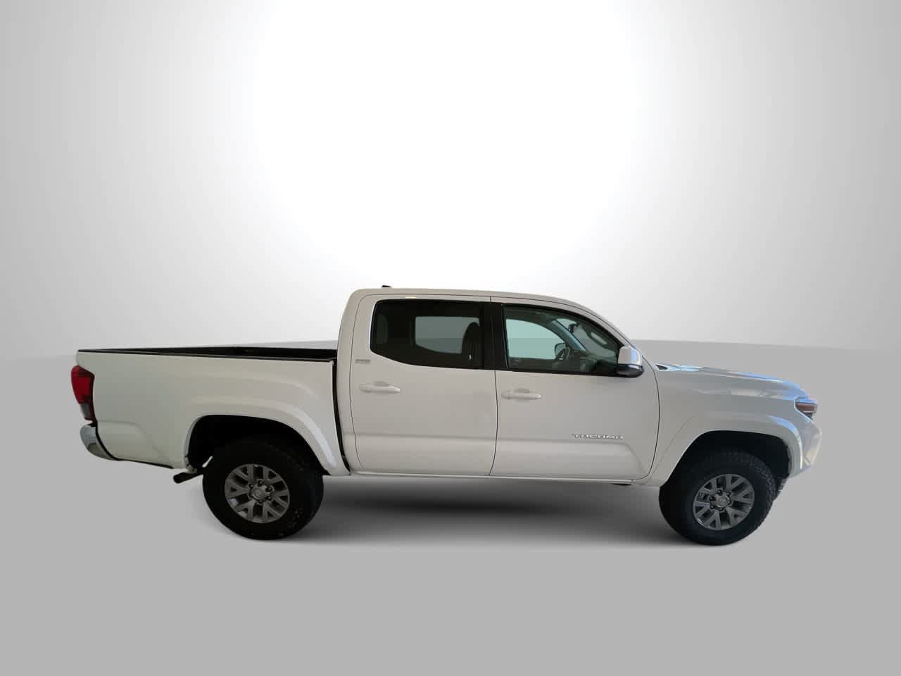 Used 2019 Toyota Tacoma SR5 AWD/4WD image 9