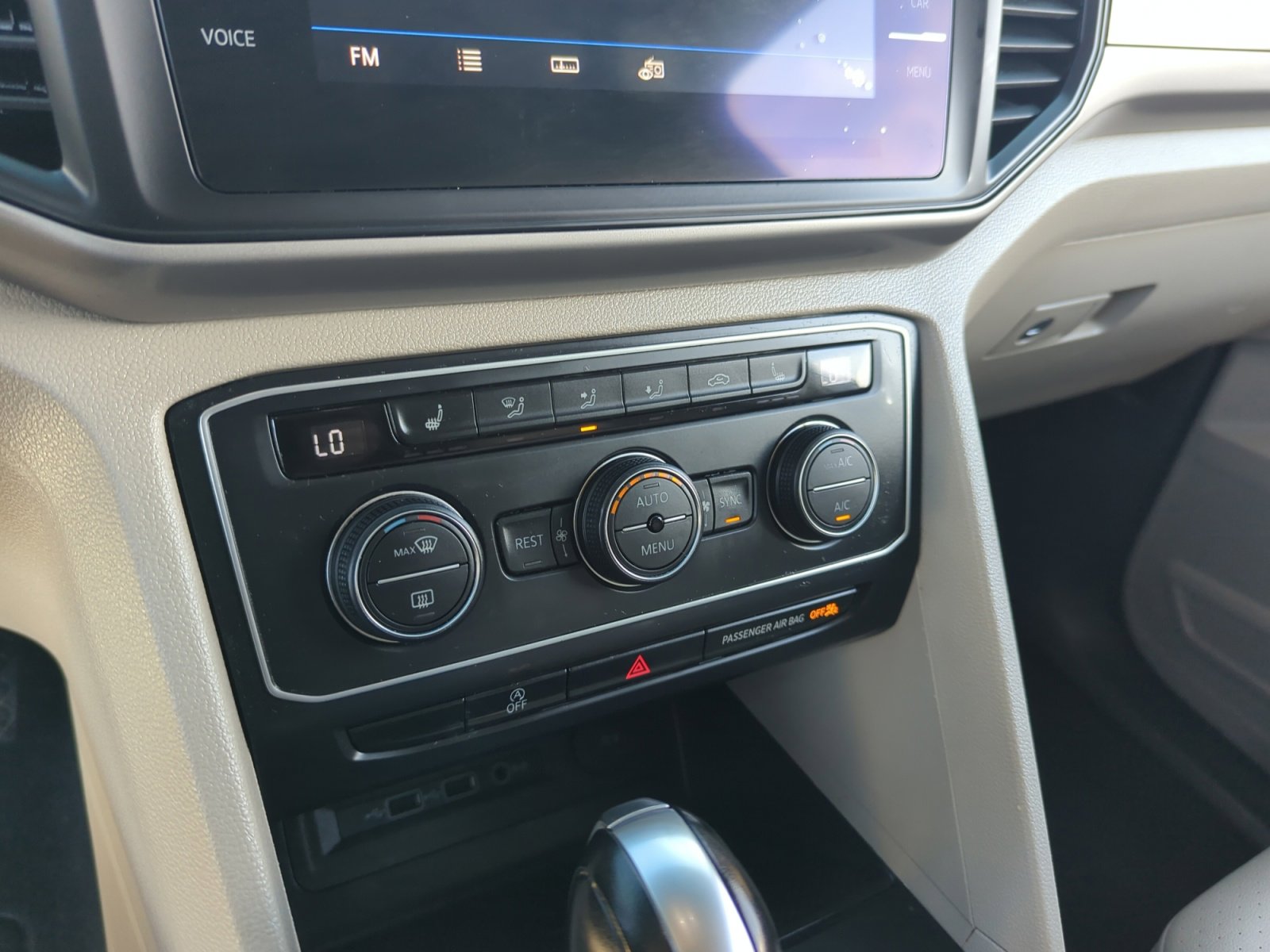 Used 2021 Volkswagen Atlas SE image 12