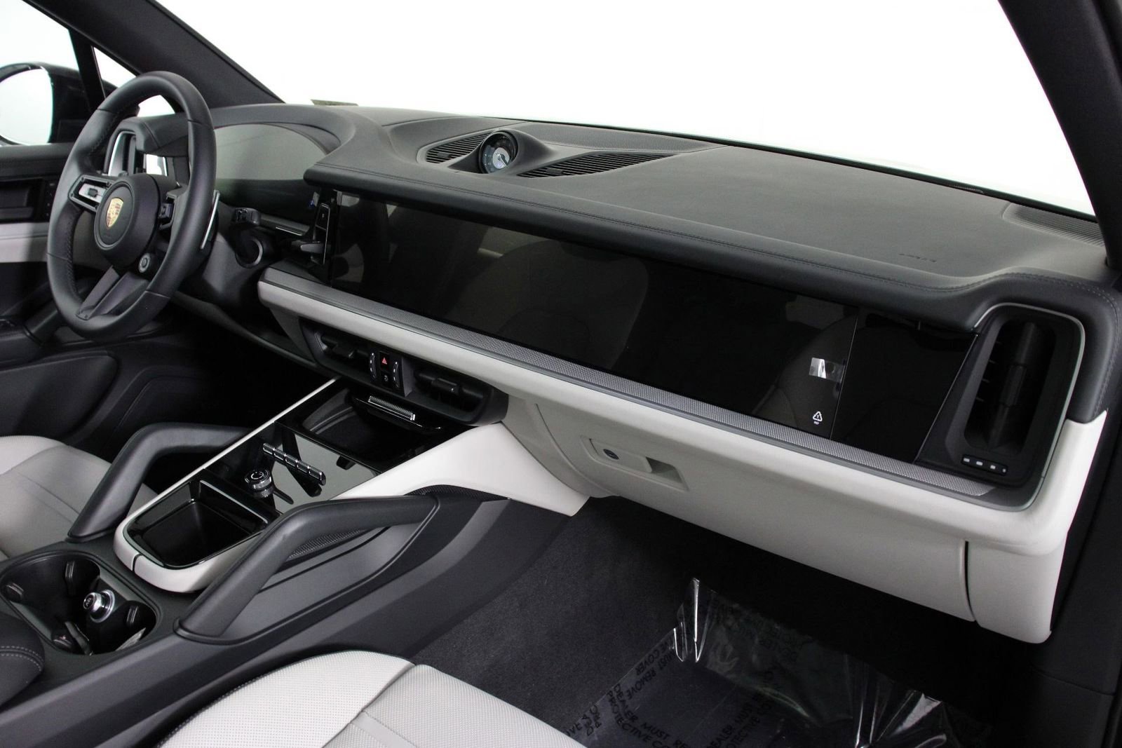 Certified 2025 Porsche Cayenne E-Hybrid image 24