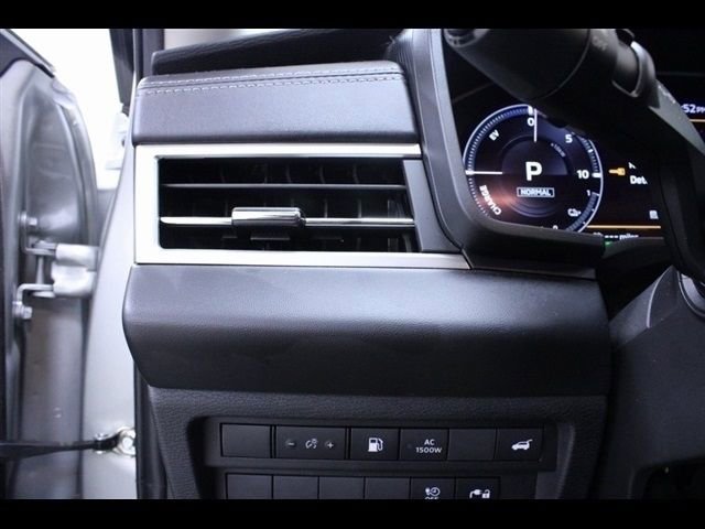 Used 2023 Mitsubishi Outlander SEL image 18