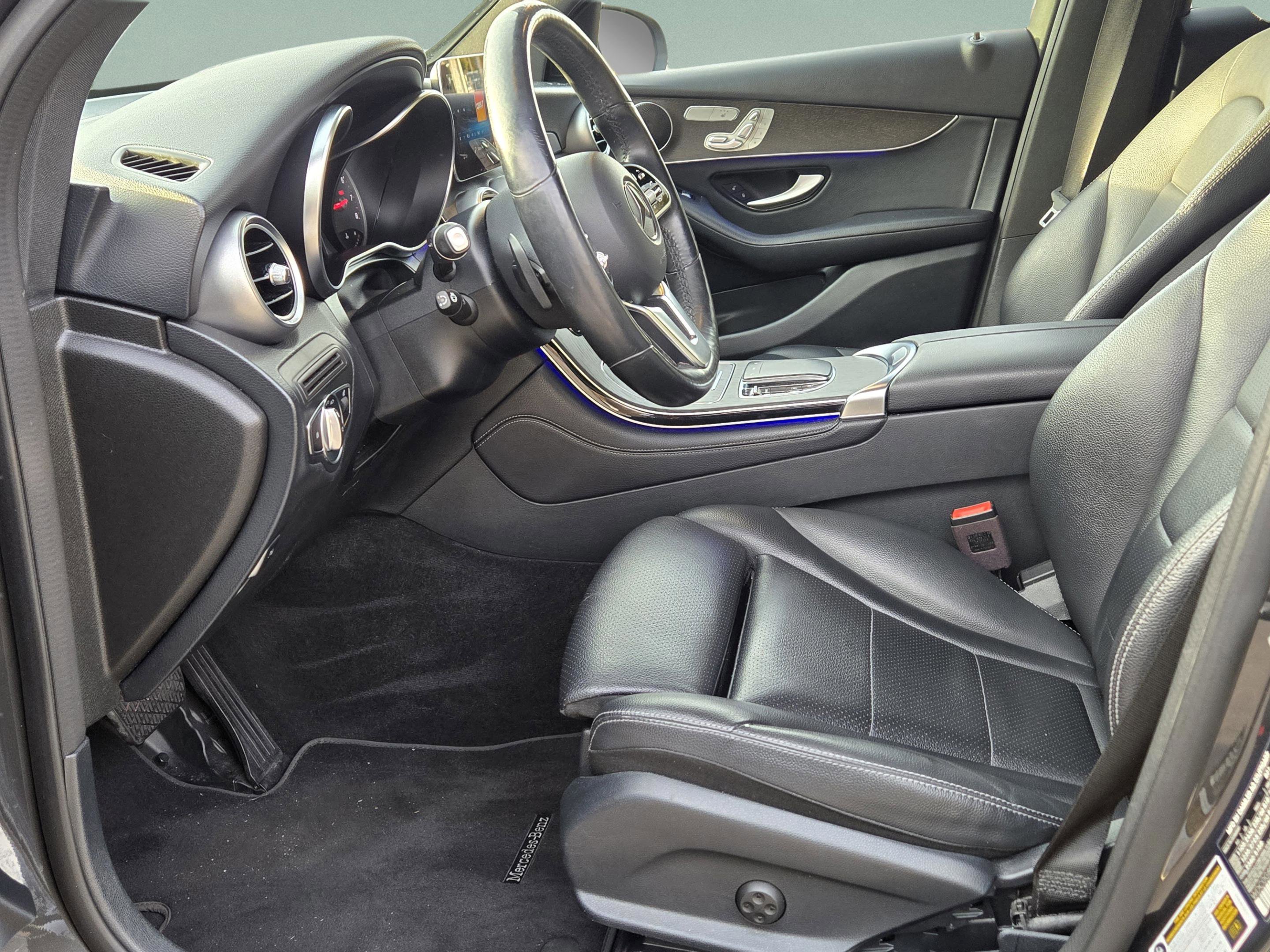 Used 2020 Mercedes-Benz GLC 300 4MATIC image 14